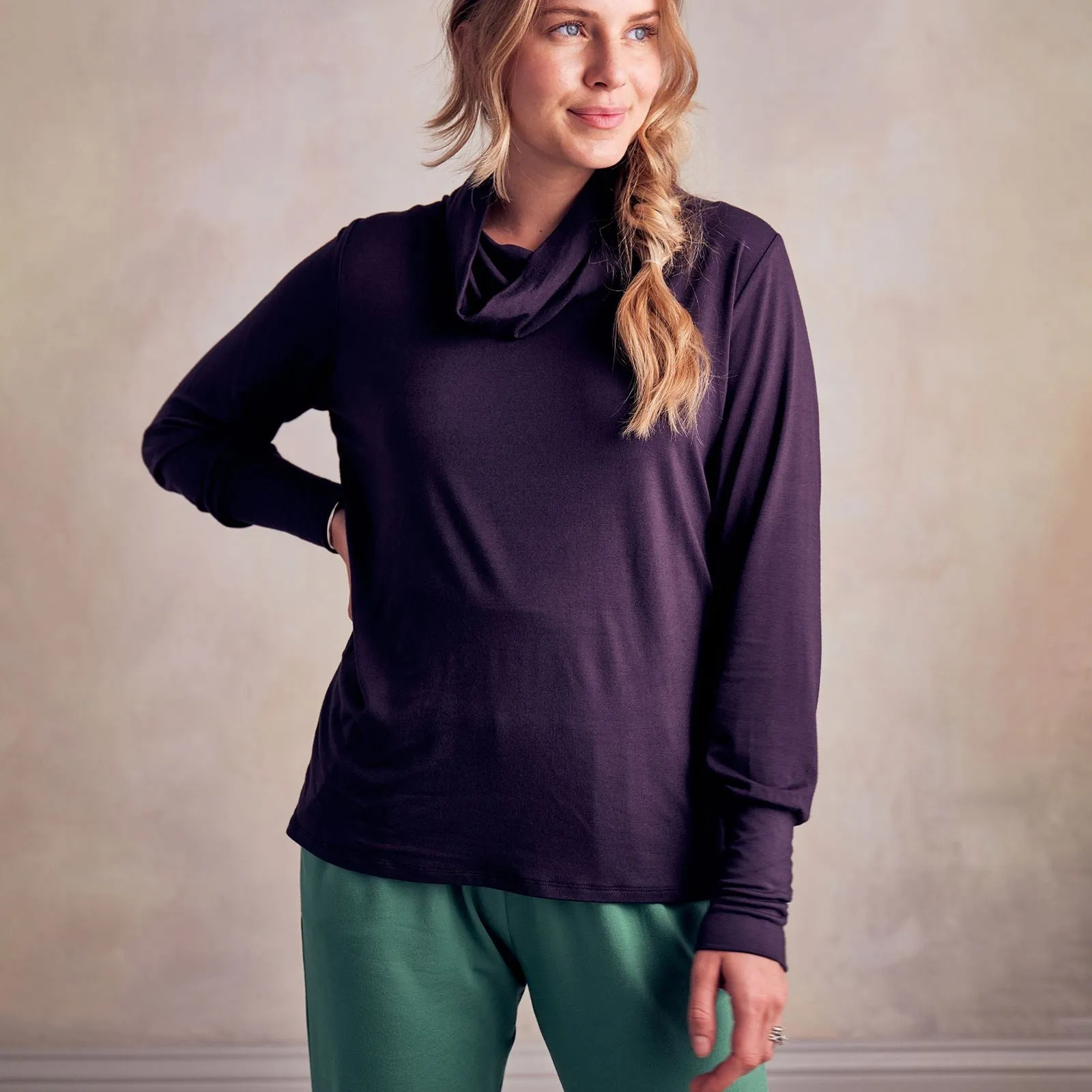 Asquith Scallop Back High Neck Long Sleeve Longline Tops