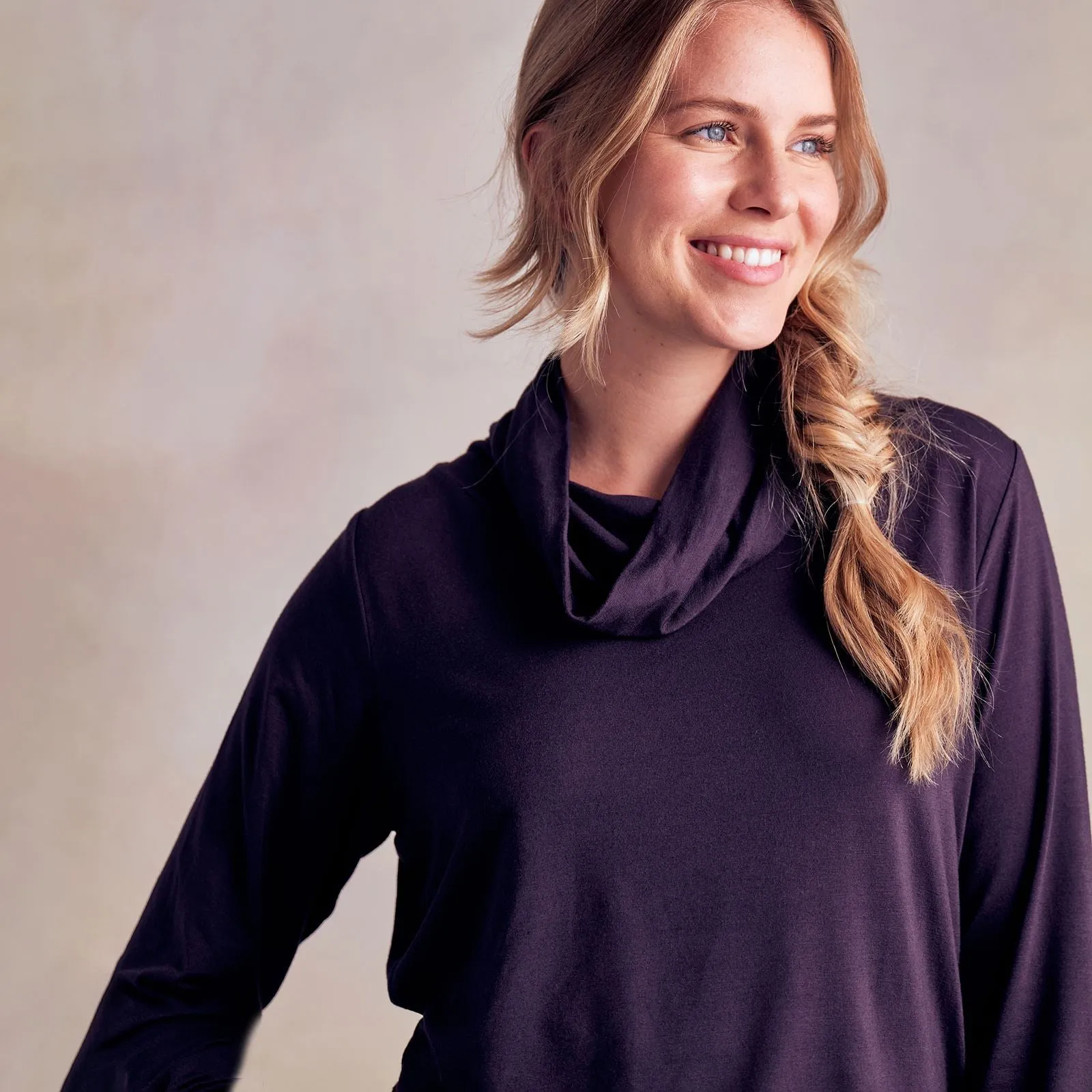 Asquith Scallop Back High Neck Long Sleeve Longline Tops