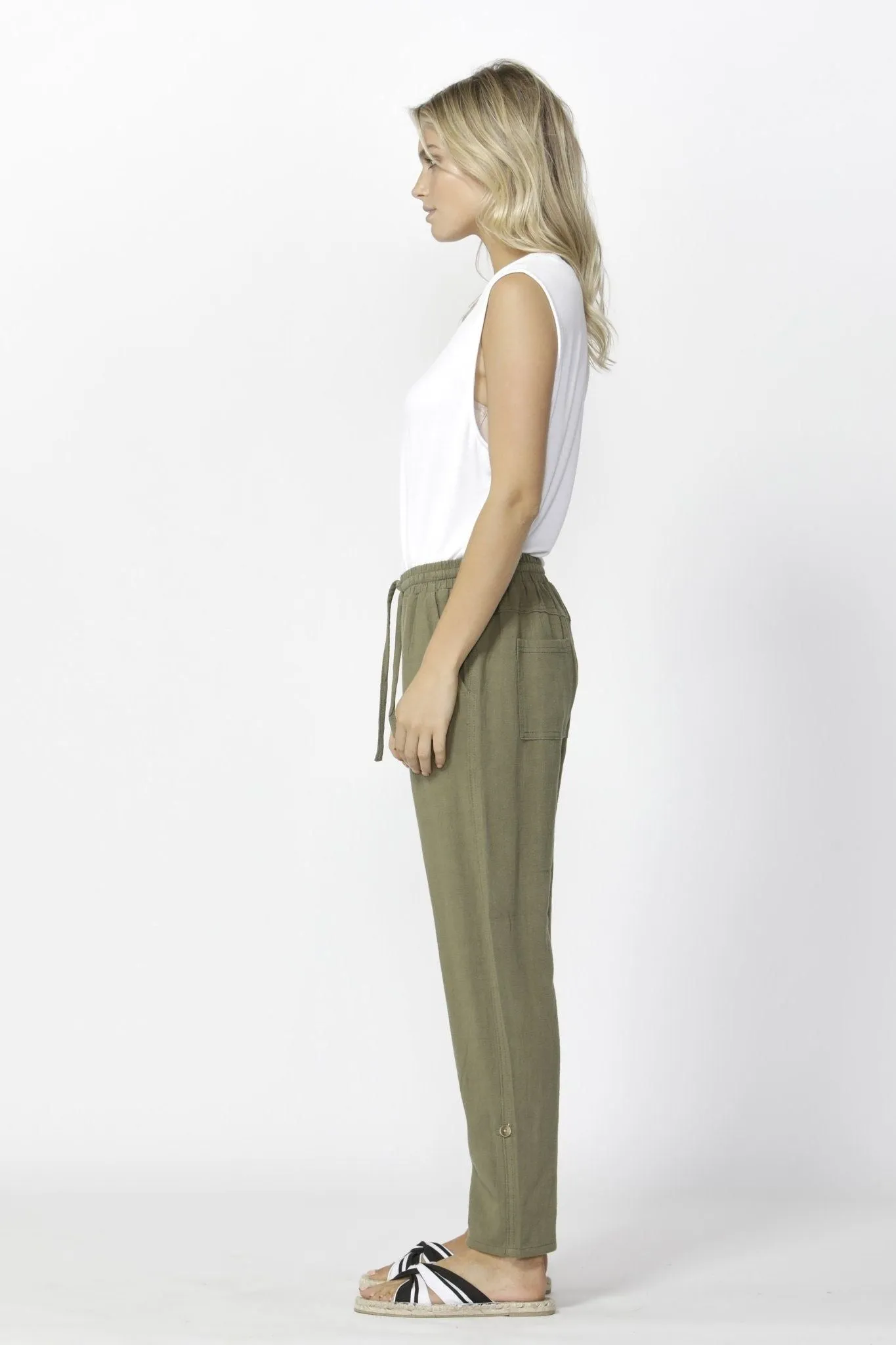 Betty Basics Watson Linen Pant in Khaki