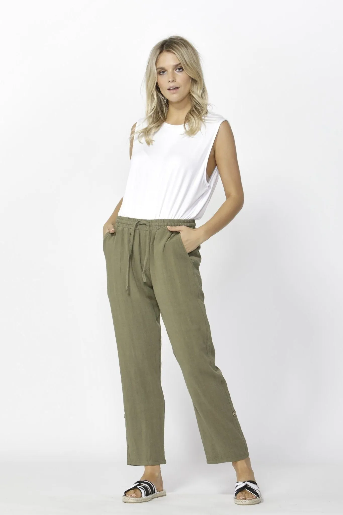 Betty Basics Watson Linen Pant in Khaki