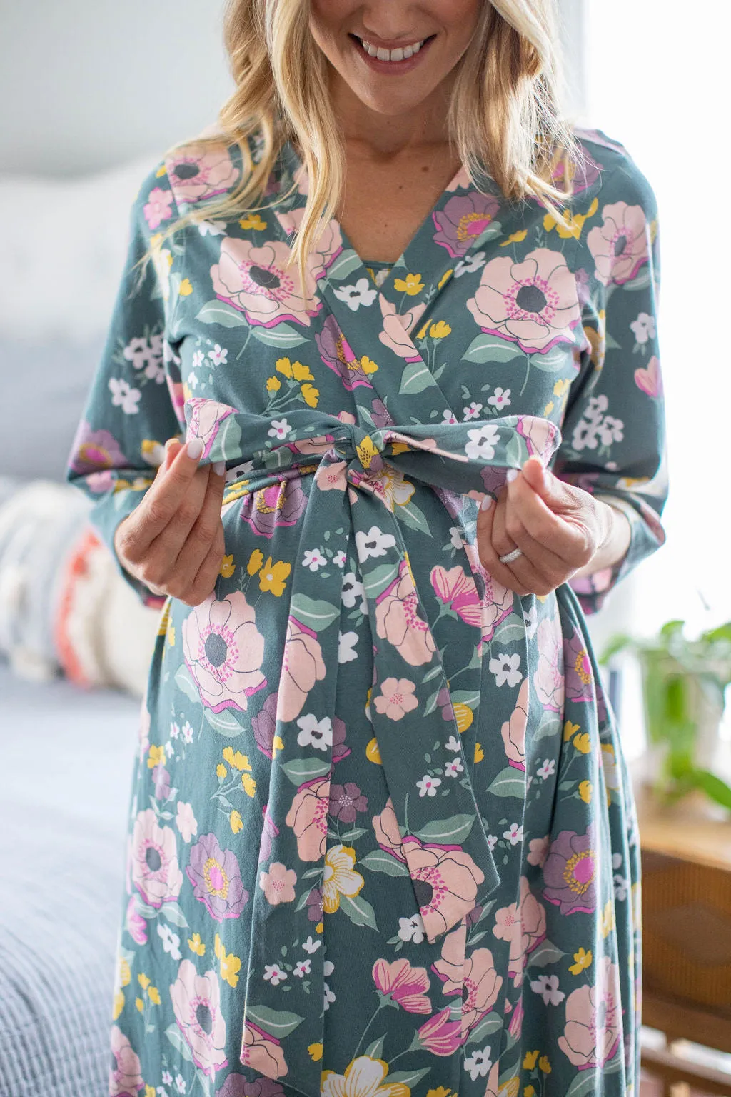 Charlotte Robe & Sage Swaddle & Dad T-Shirt