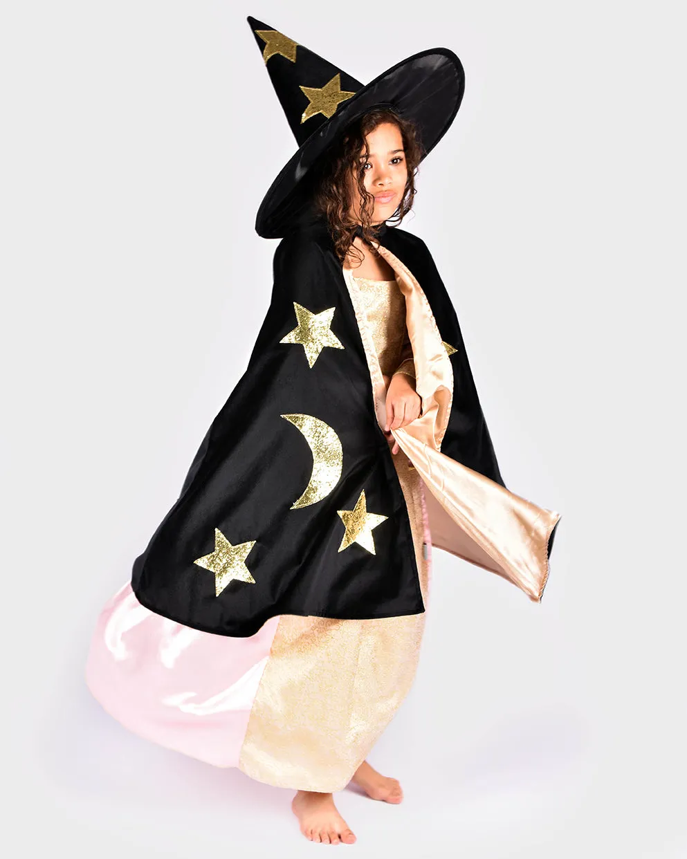 Den Goda Fen magician cape   hat