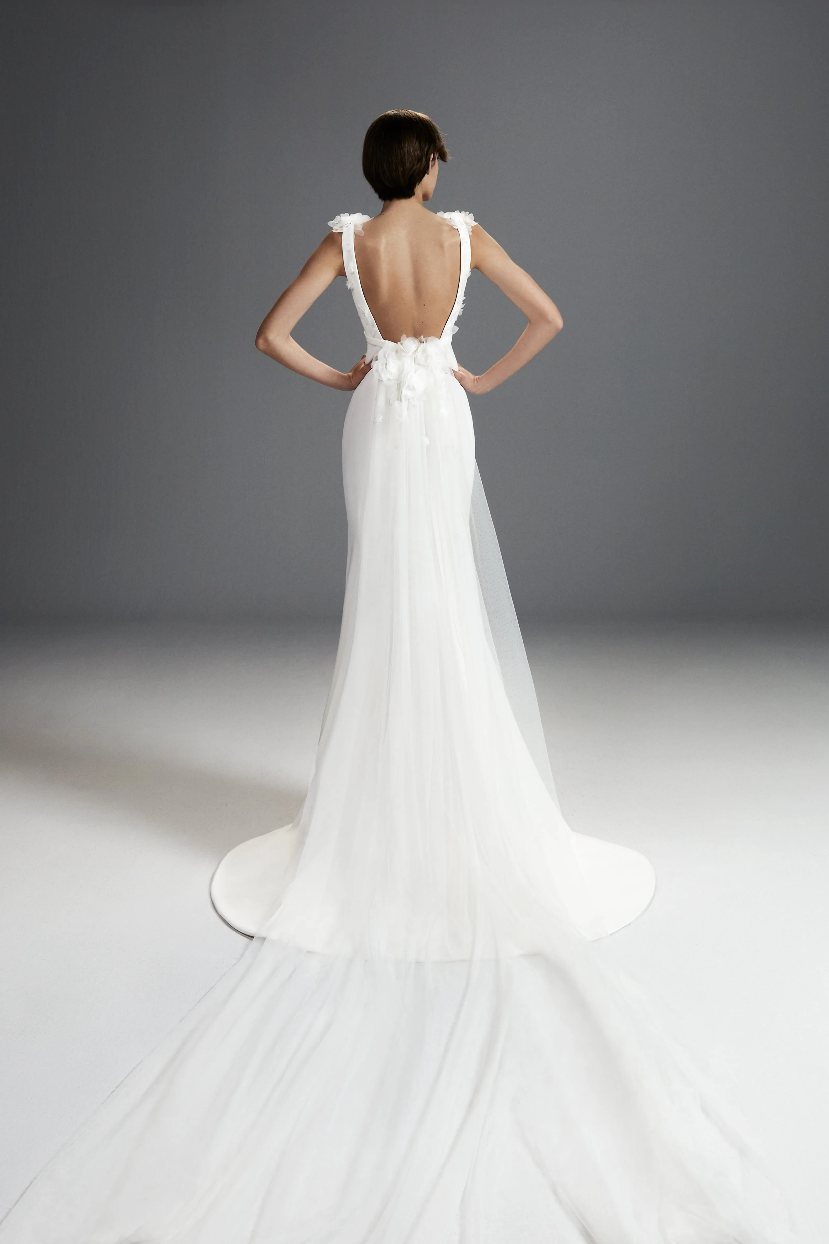 VRM381 - FLOWER BOUQUET COLUMN GOWN